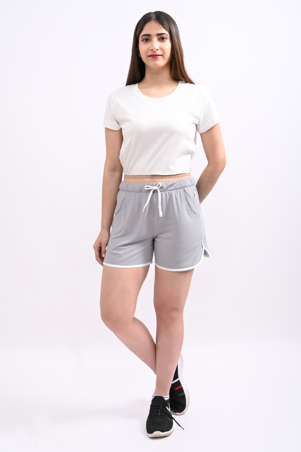 WOMEN SHORT WITH BINDING