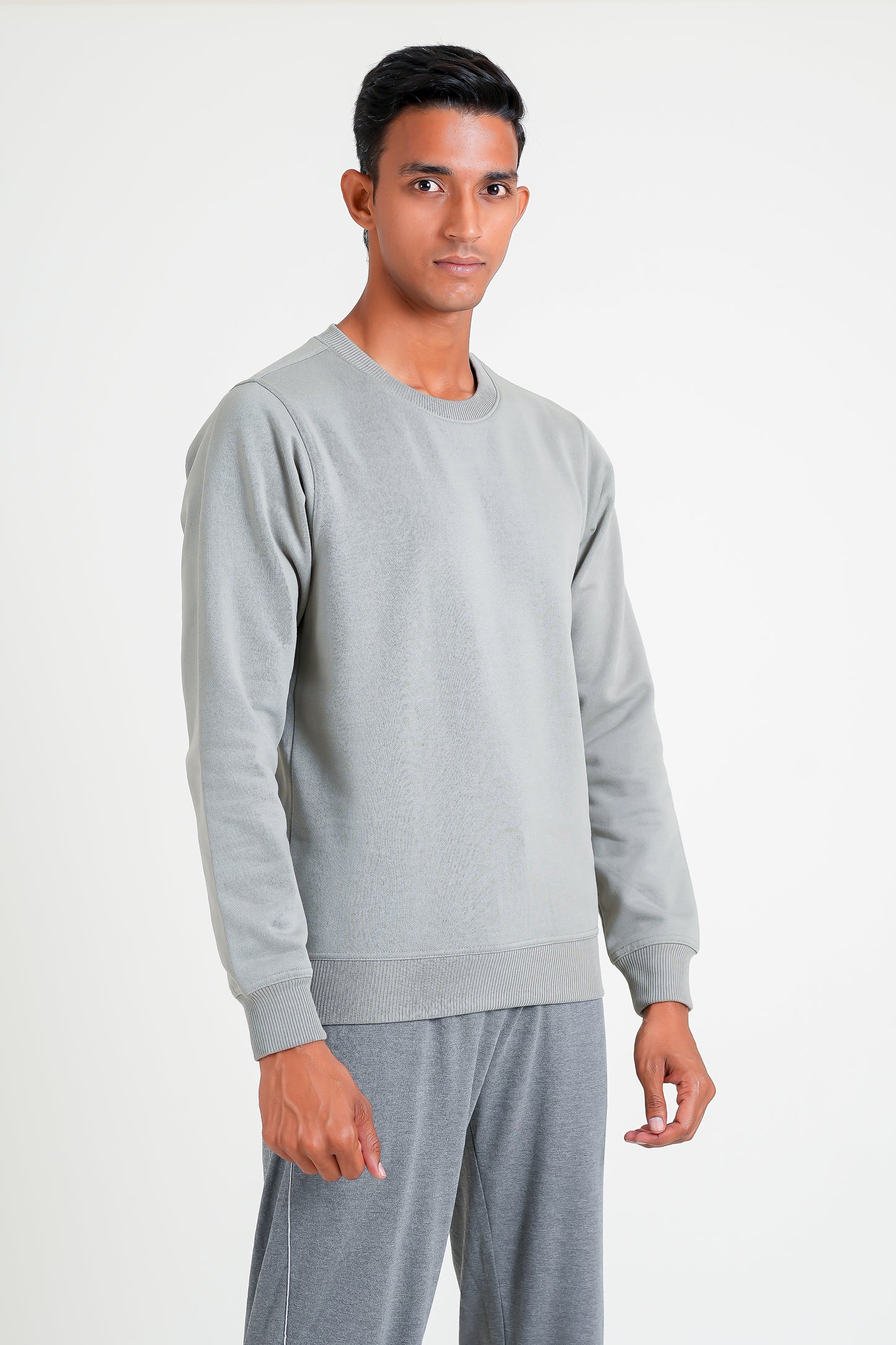 Men Solid Sweatshirt