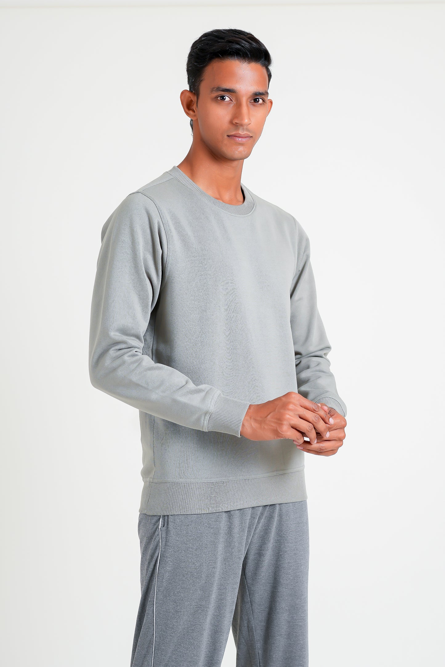 Men Solid Sweatshirt
