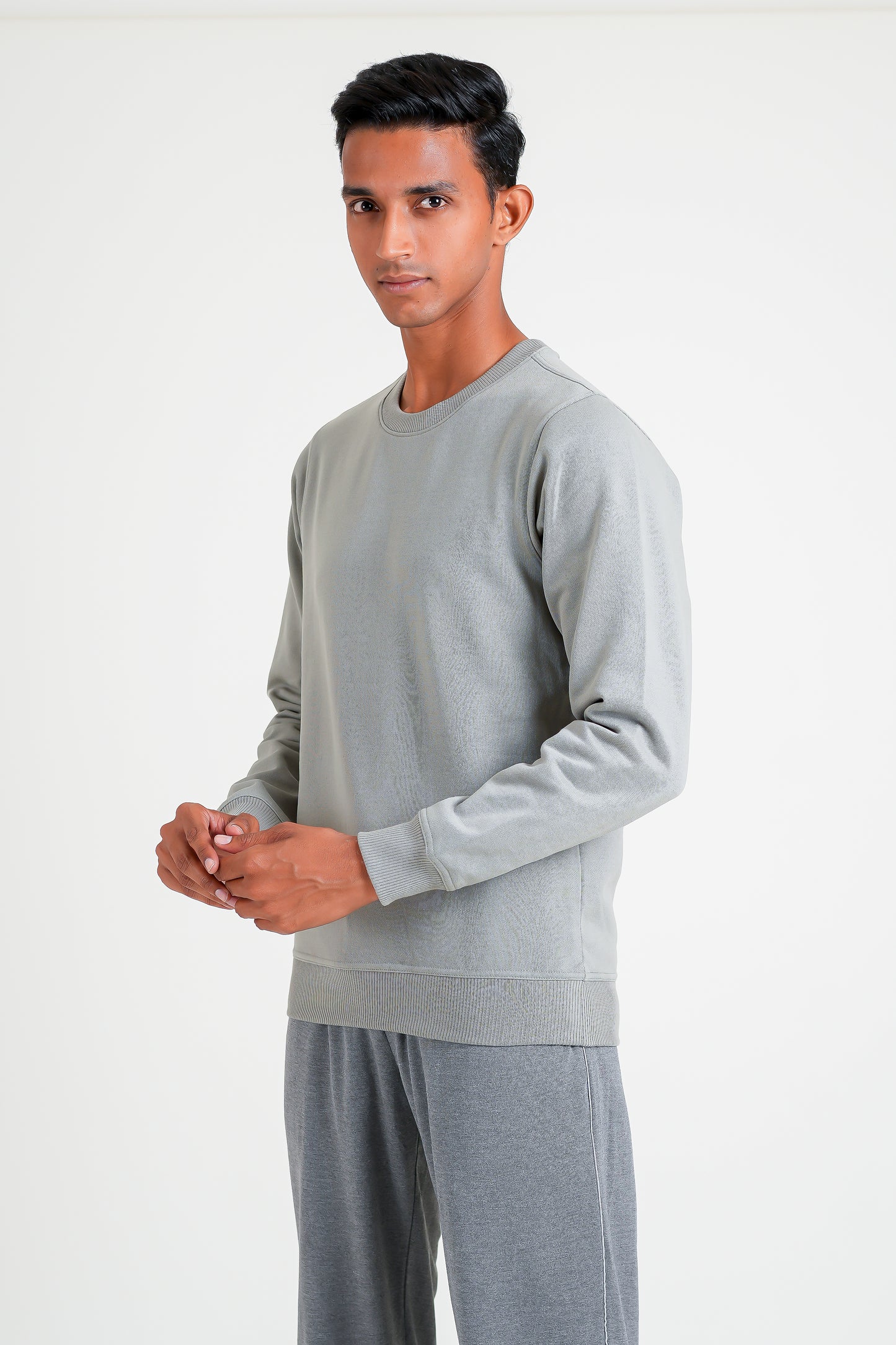 Men Solid Sweatshirt