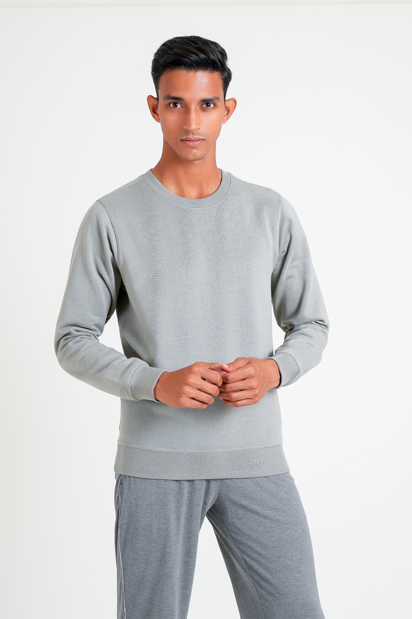 Men Solid Sweatshirt