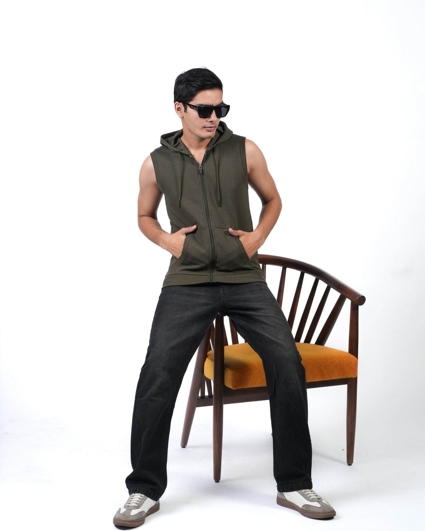 Men Sleeve Less Jacket