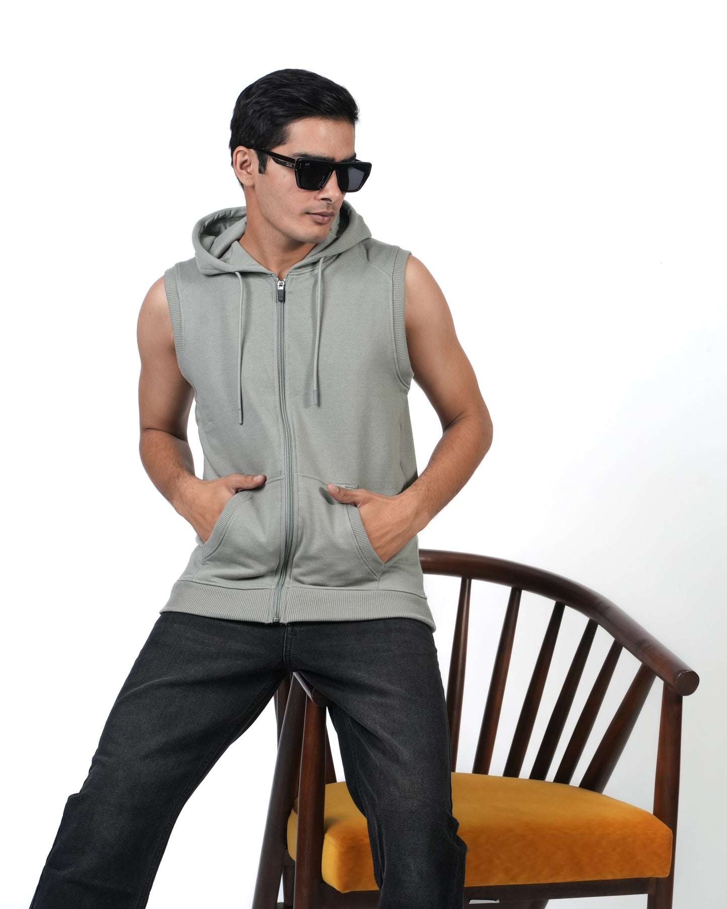Men Sleeve Less Jacket