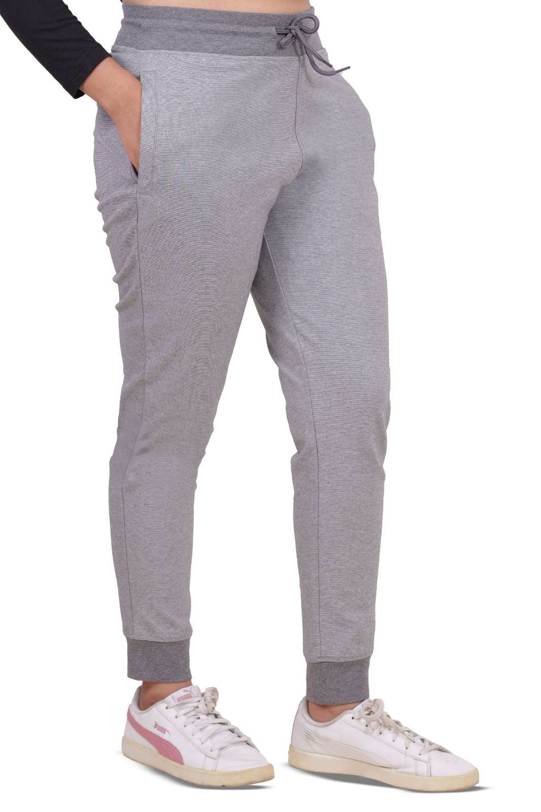 women jogger with zipper pocket