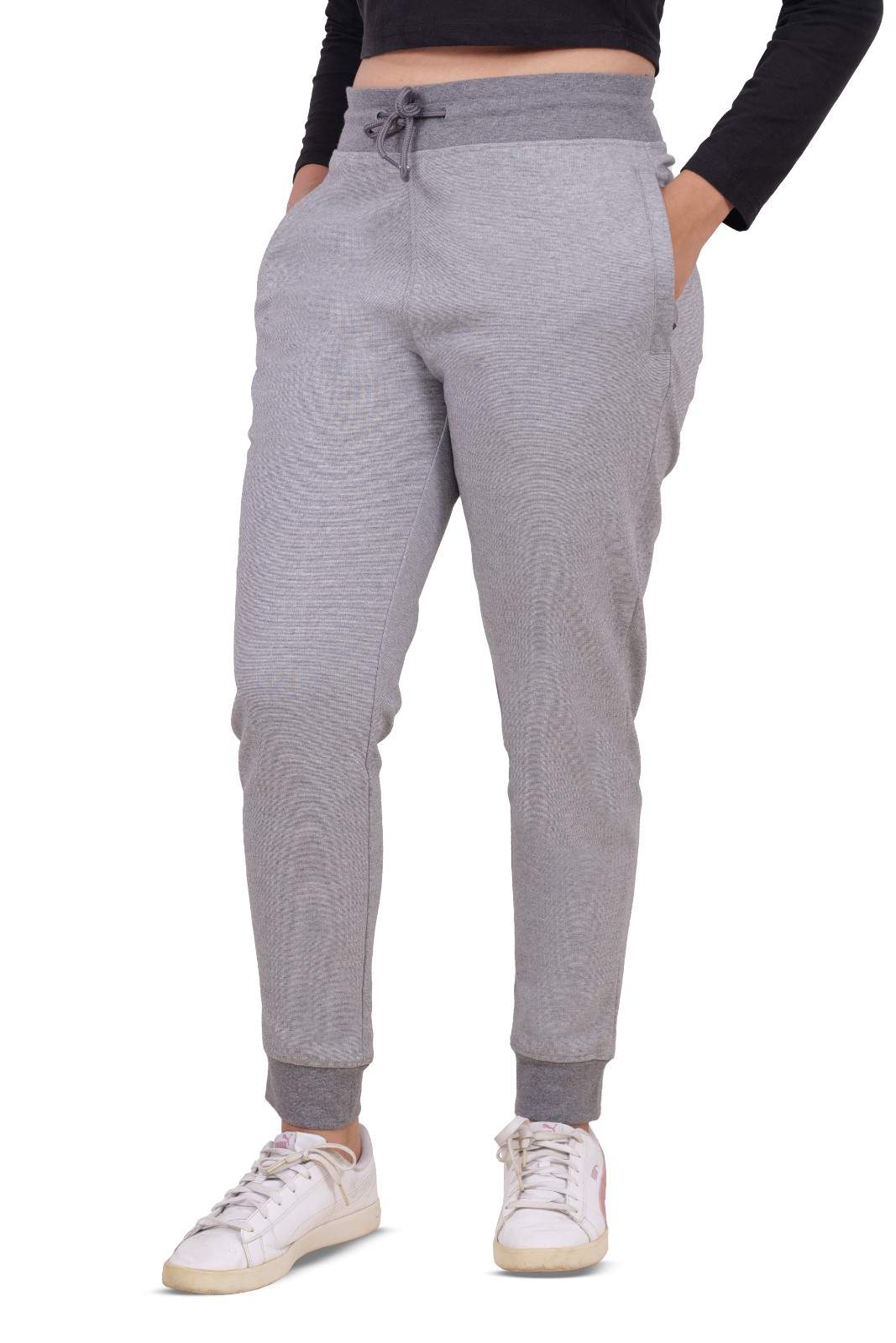women jogger with zipper pocket